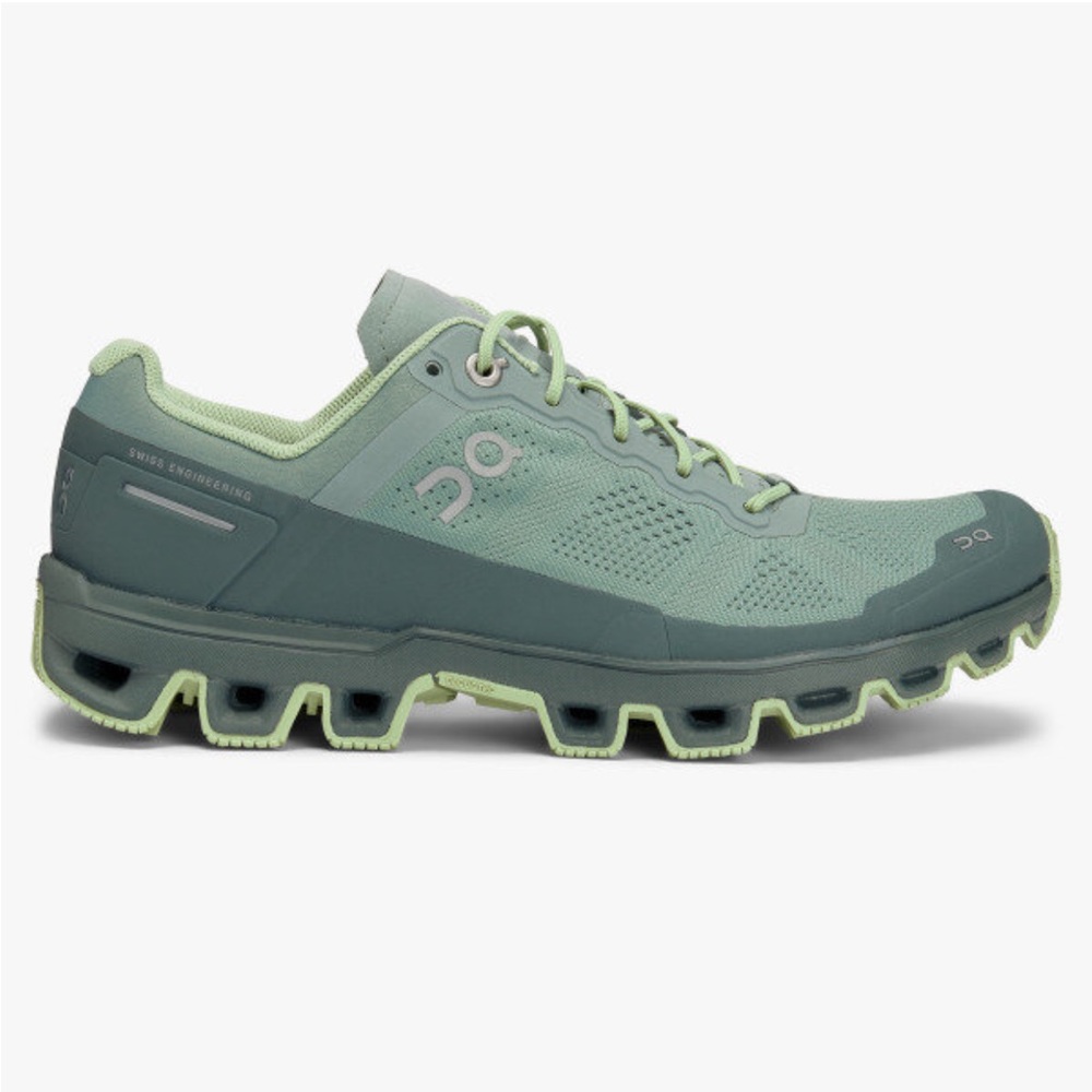 Women’s On Cloudventure Size 8.5